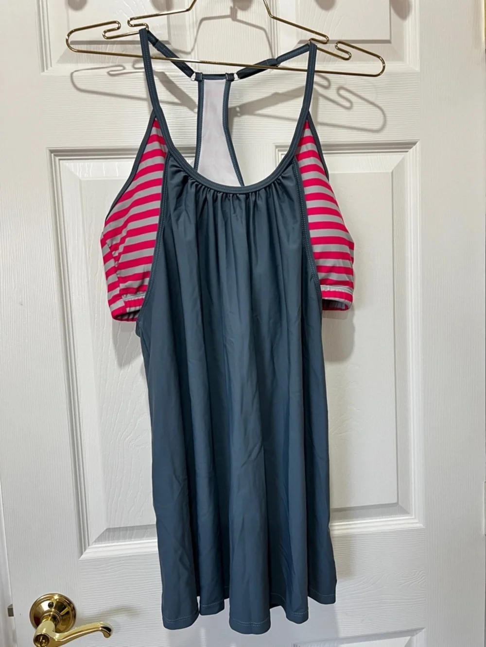 Swimsuit Tankini Top Gray/Pink Striped Built-In Bra Sz 3XL Racer-Back Style Swim